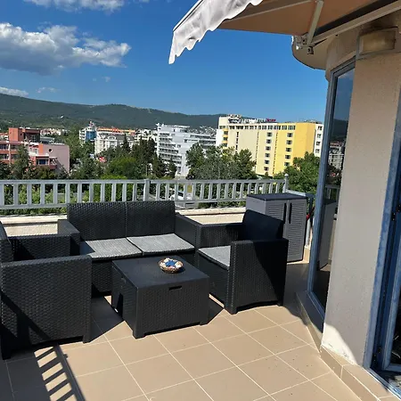 Premium Studio In Sapphire * Slantchev Briag
